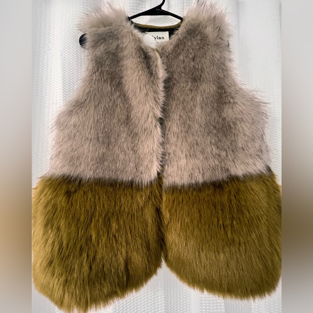Dylan Los Angeles Faux Fur Snap Vest Beige/Olive - Color Block - Cozy - Sz S